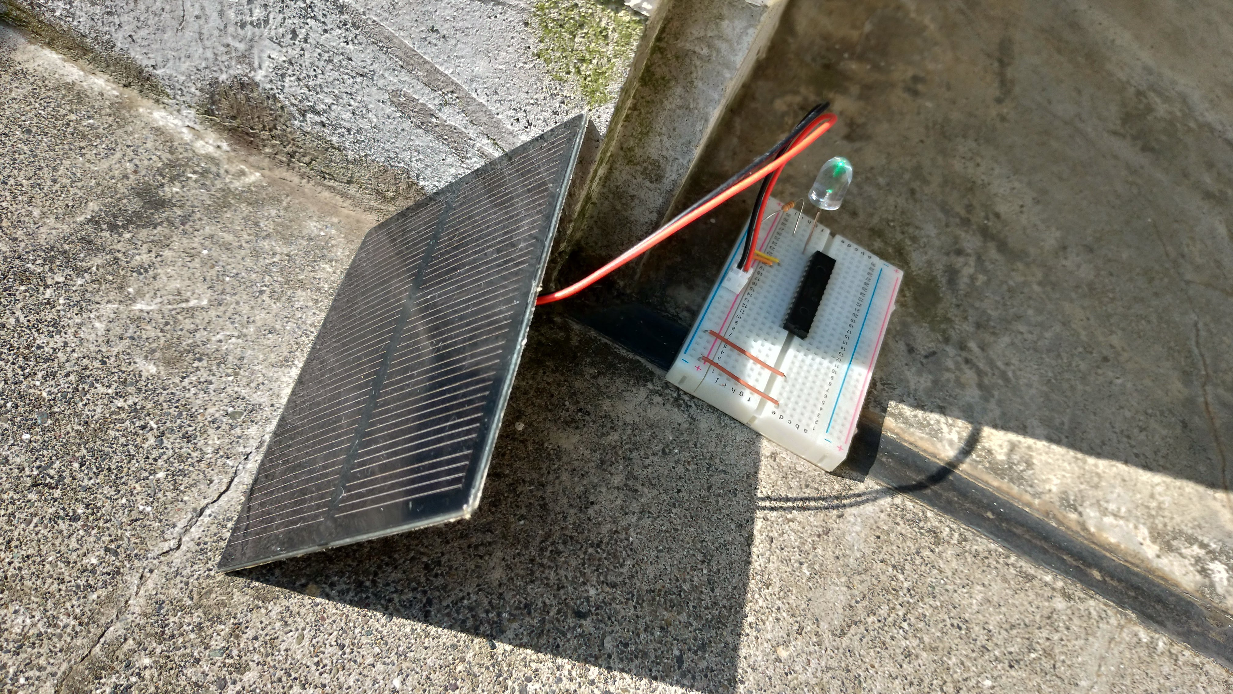 ソーラーパネルを電子工作に使おう ブレッドボードに刺せるよう変換 Wak Tech